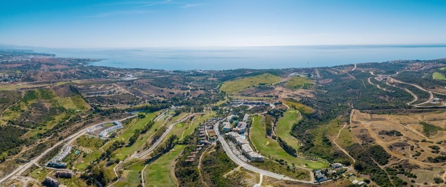 Ukończone mieszkanie z 2 sypialniami i tarasem o powierzchni 27 m² w pobliżu pola golfowego w Esteponie w Hiszpanii
