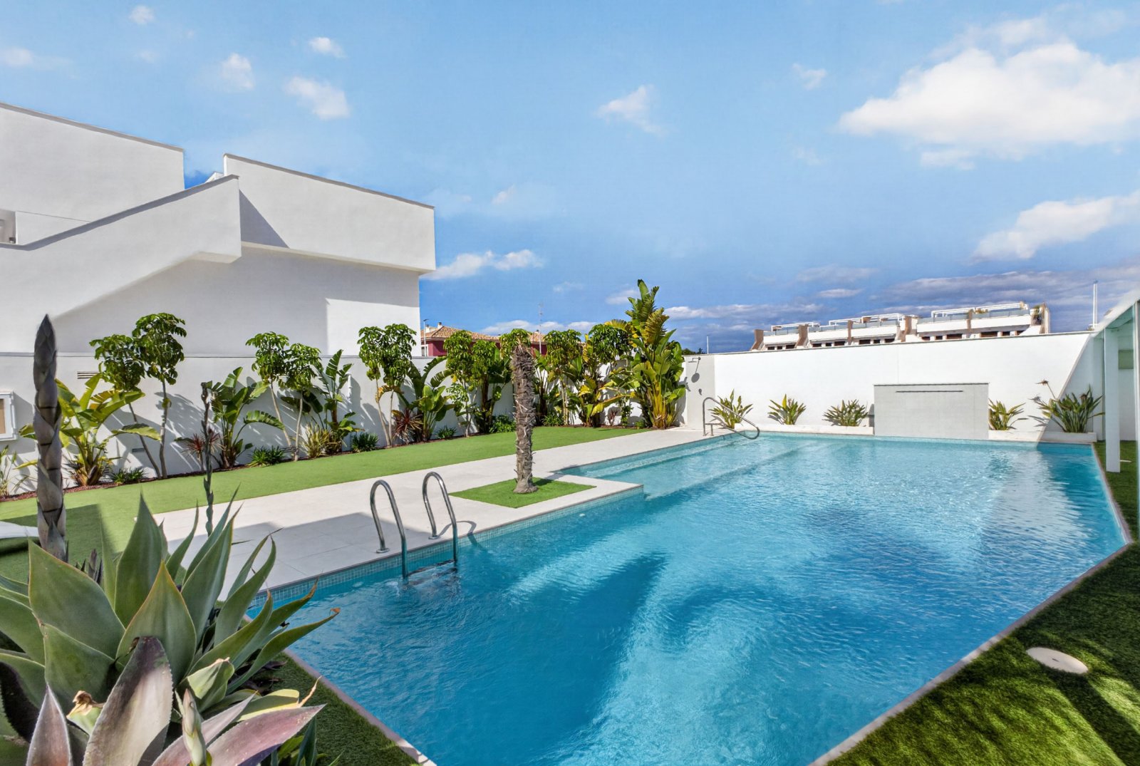 Nowoczesny bungalow z basenem i solarium, 4 km od morza – Pilar de la Horadada