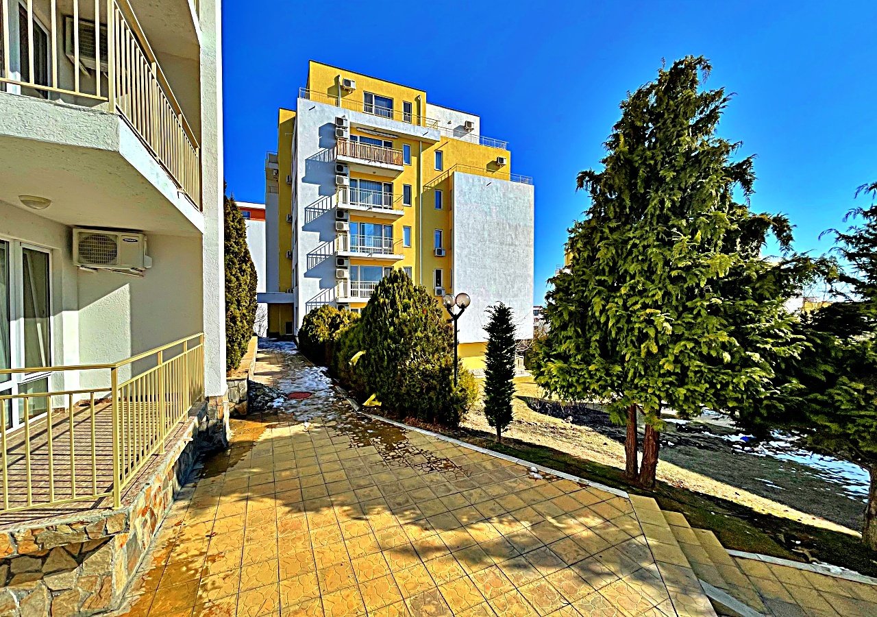 Studio z widokiem na basen w Imperial Fort Club, Sveti Vlas – 44 m², parter, 59.900 €