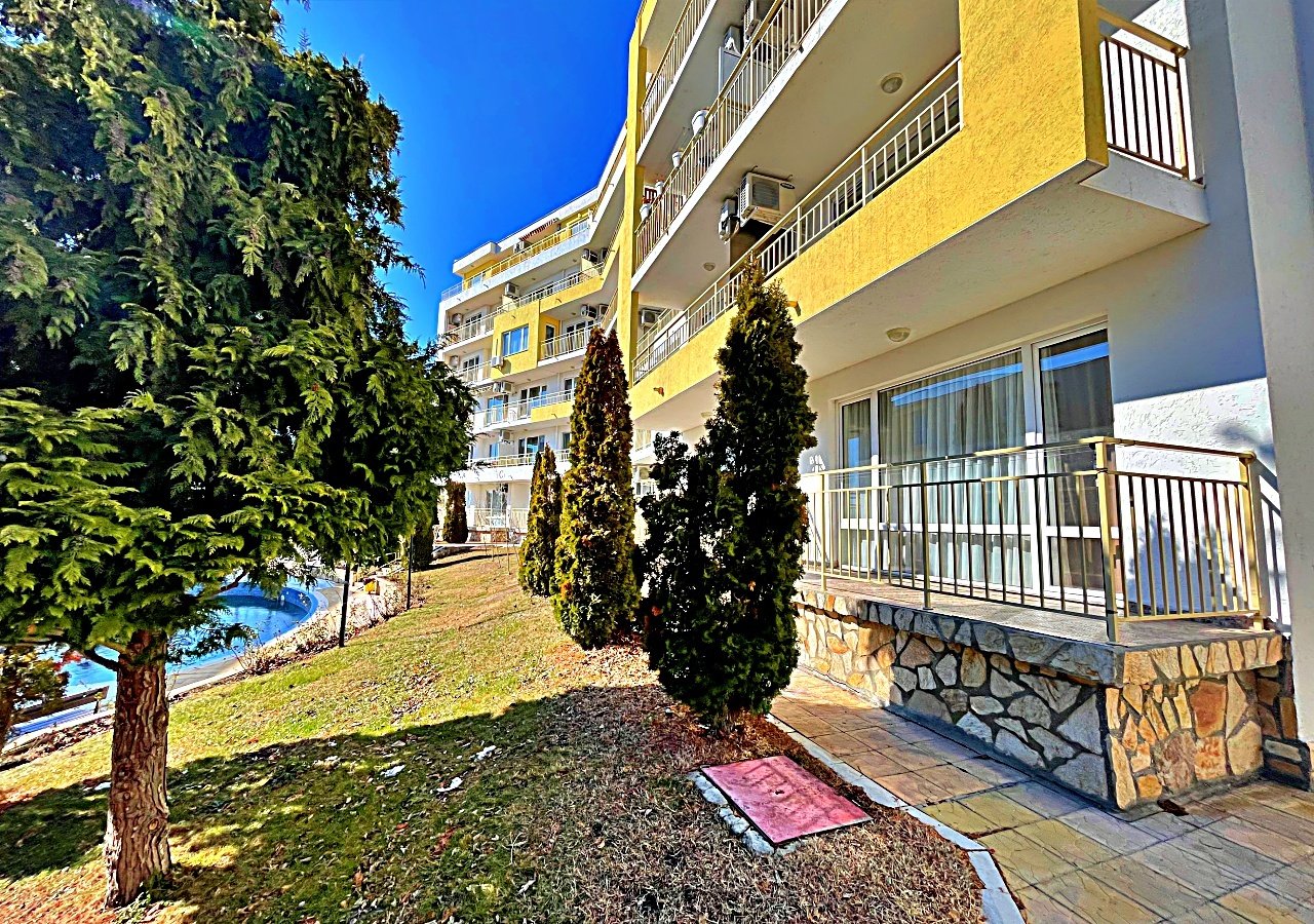 Studio z widokiem na basen w Imperial Fort Club, Sveti Vlas – 44 m², parter, 59.900 €
