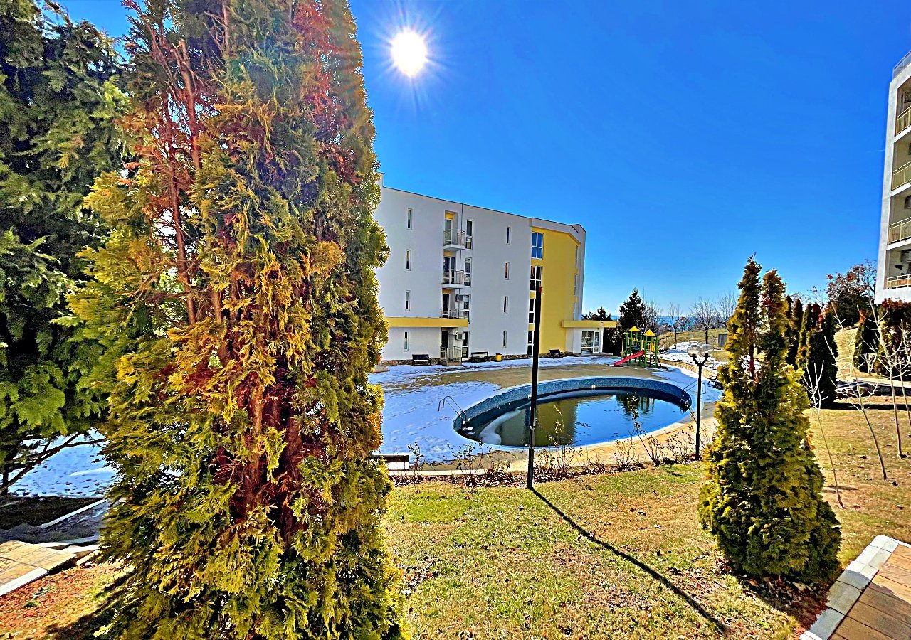 Studio z widokiem na basen w Imperial Fort Club, Sveti Vlas – 44 m², parter, 59.900 €