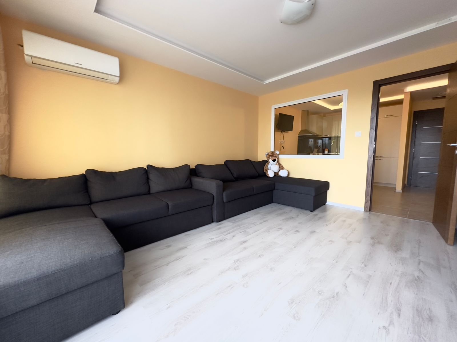 Mieszkanie dwupokojowe z osobną kuchnią, zaledwie 100 metrów od morza!