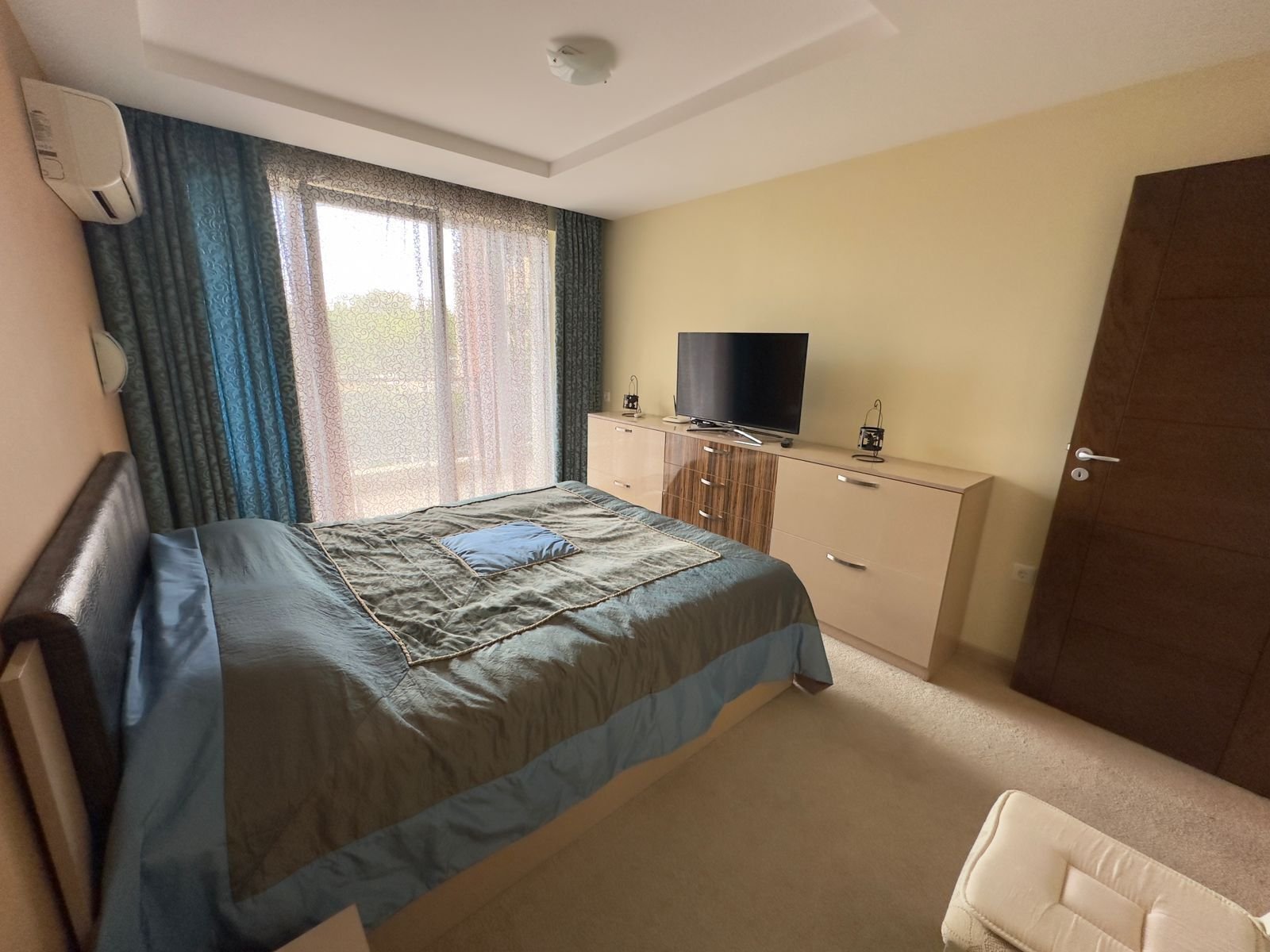 Mieszkanie dwupokojowe z osobną kuchnią, zaledwie 100 metrów od morza!