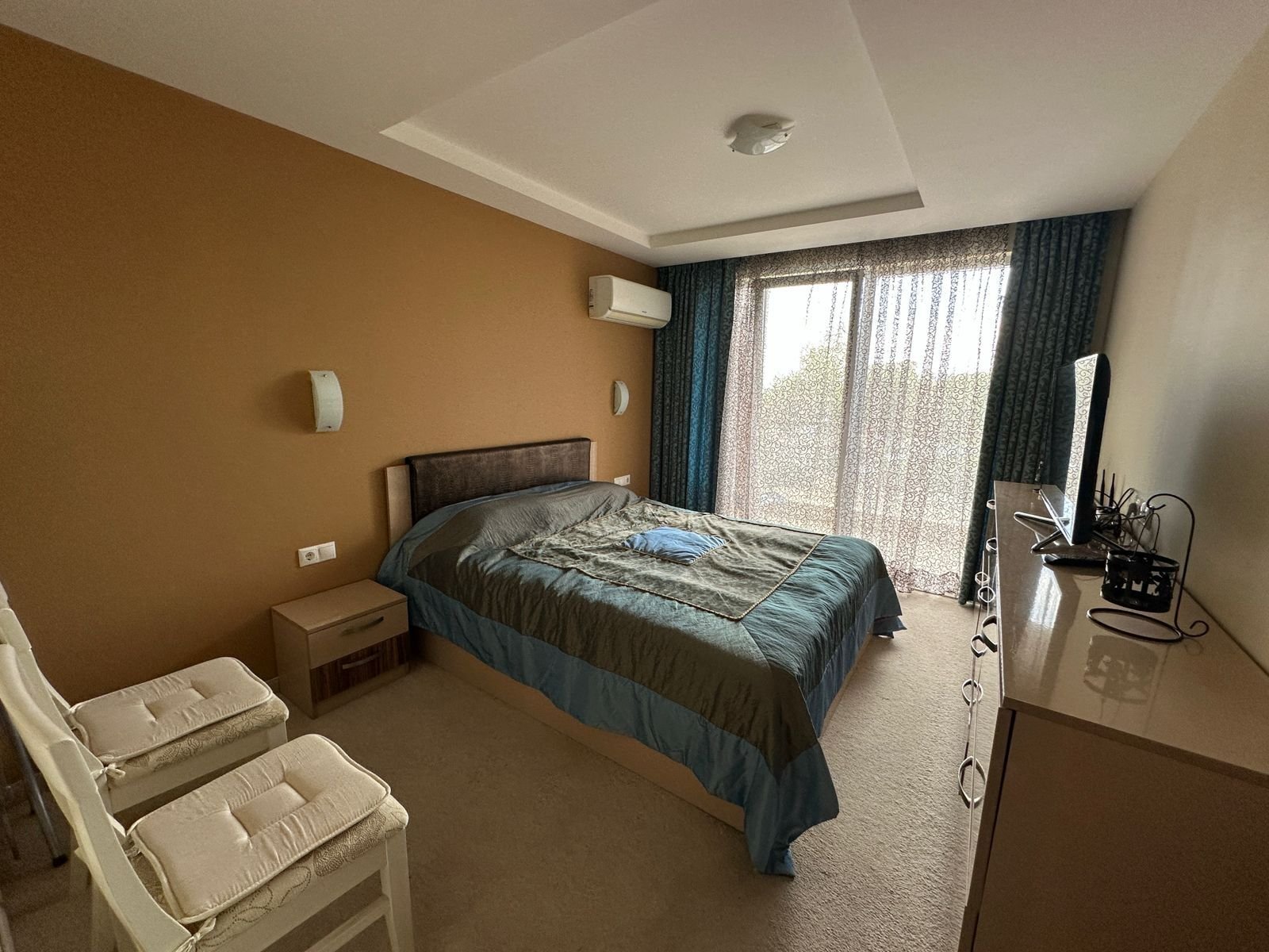 Mieszkanie dwupokojowe z osobną kuchnią, zaledwie 100 metrów od morza!