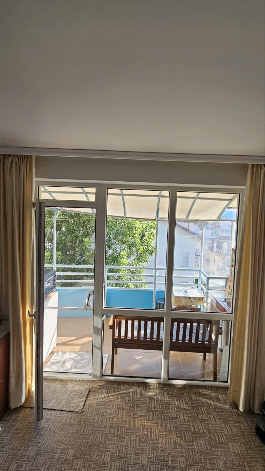 Meble 2-pokojowe mieszkanie w Amadeus 5, Słoneczny Brzeg – Tylko 76.200 €!