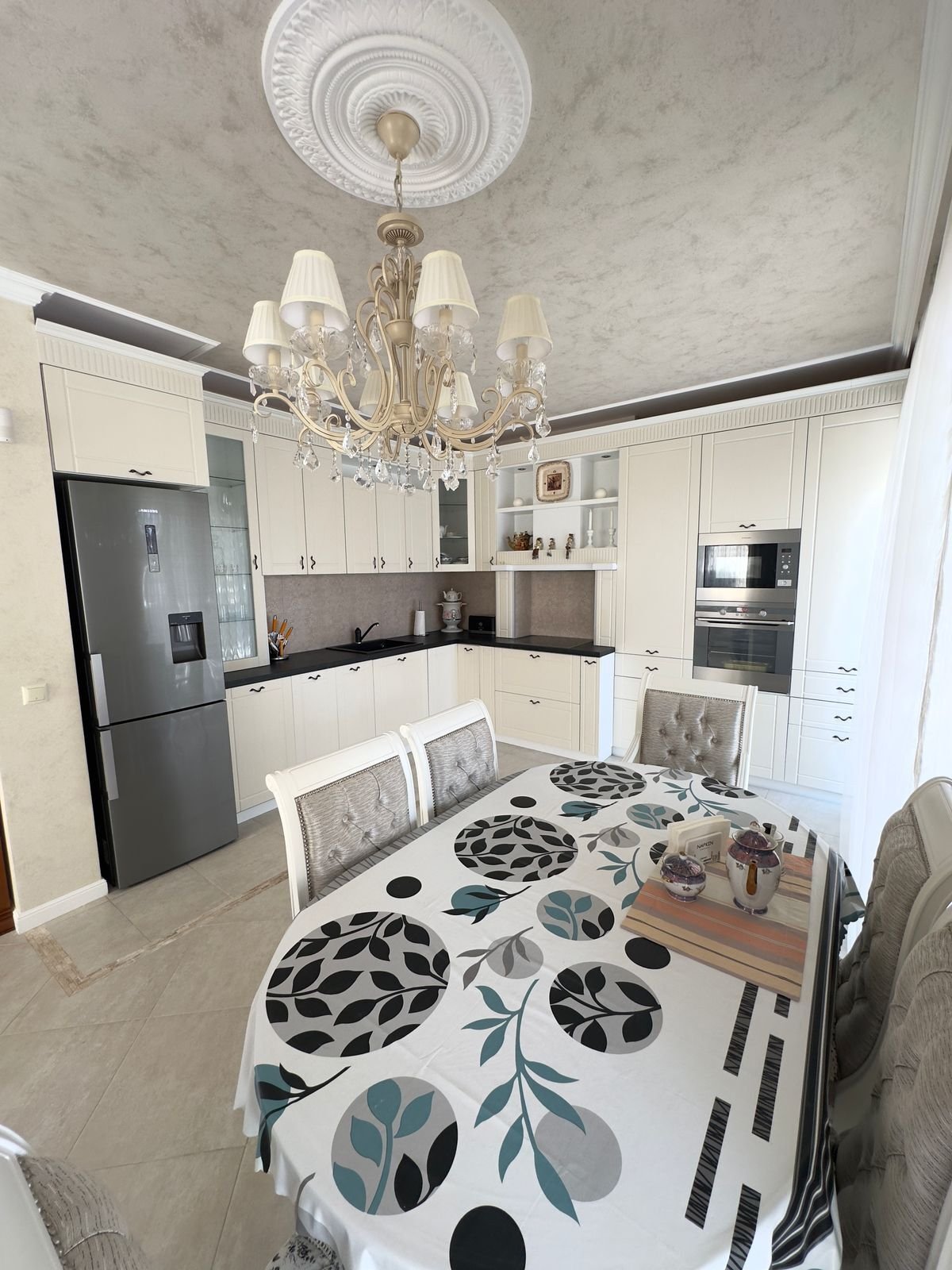 Dom z trzema sypialniami w Victoria Residences