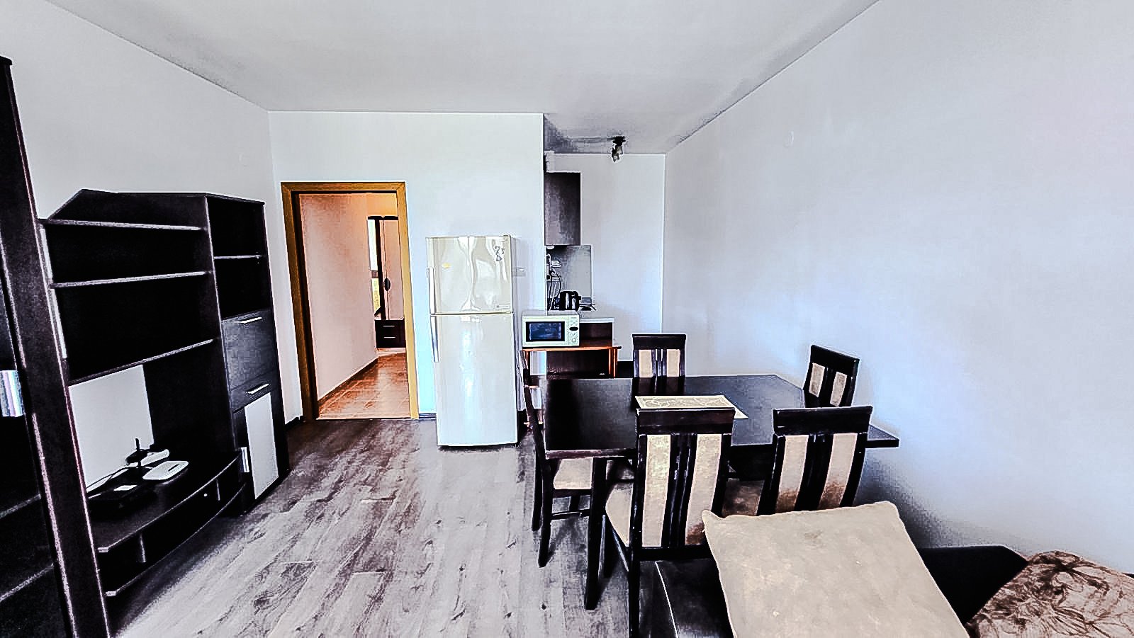 Trzypokojowe mieszkanie w kompleksie Solemare na Słonecznym Brzegu z widokiem na basen