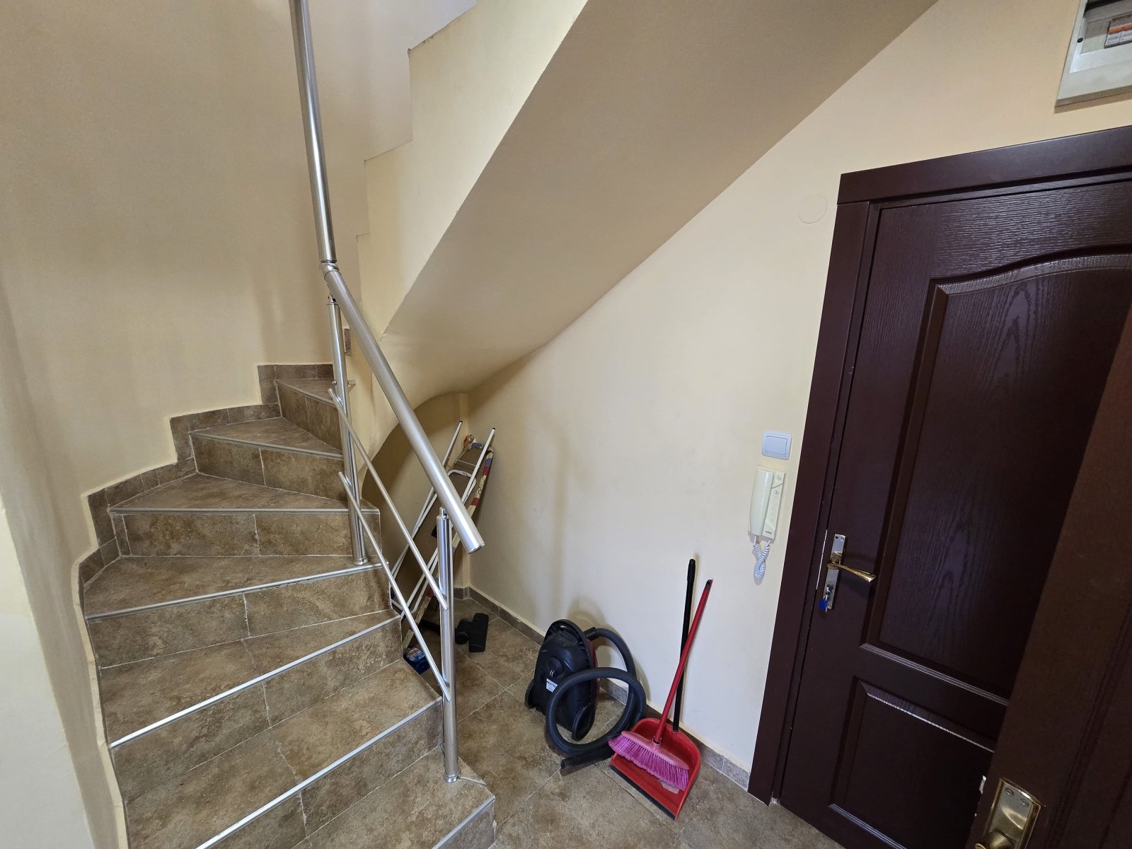 Mała kamienica 1+3 Lazur 10 Ravda