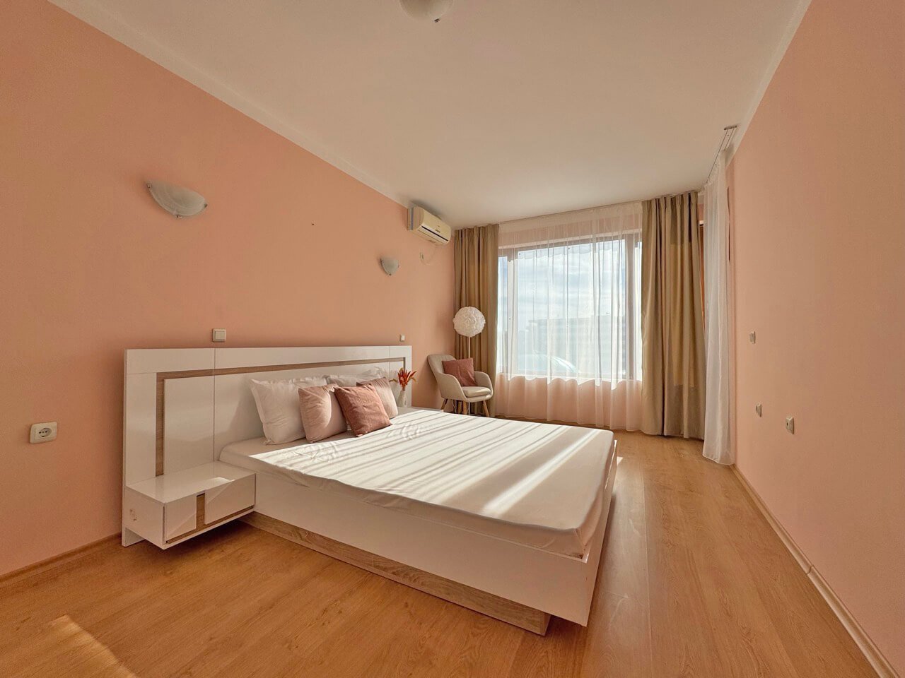 Dwupokojowe mieszkanie w kompleksie Diamond Bay nad Słonecznym Brzegiem