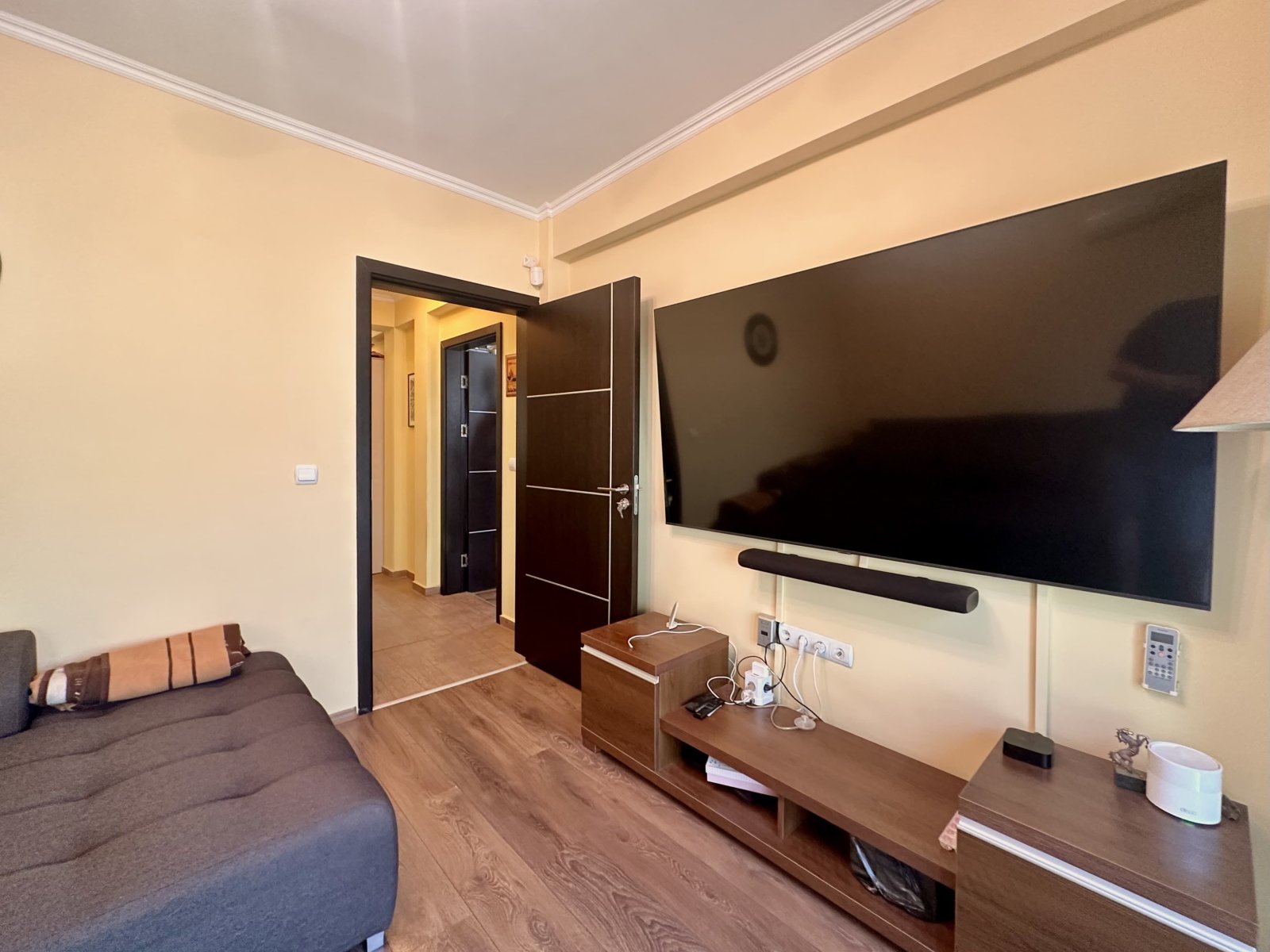 Dwupiętrowy dom z basenem w Kosharitsa