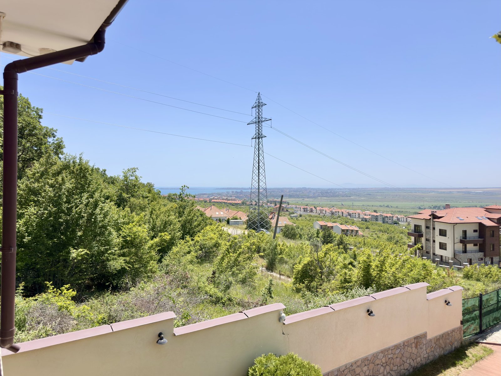 Dwupiętrowy dom z basenem w Kosharitsa