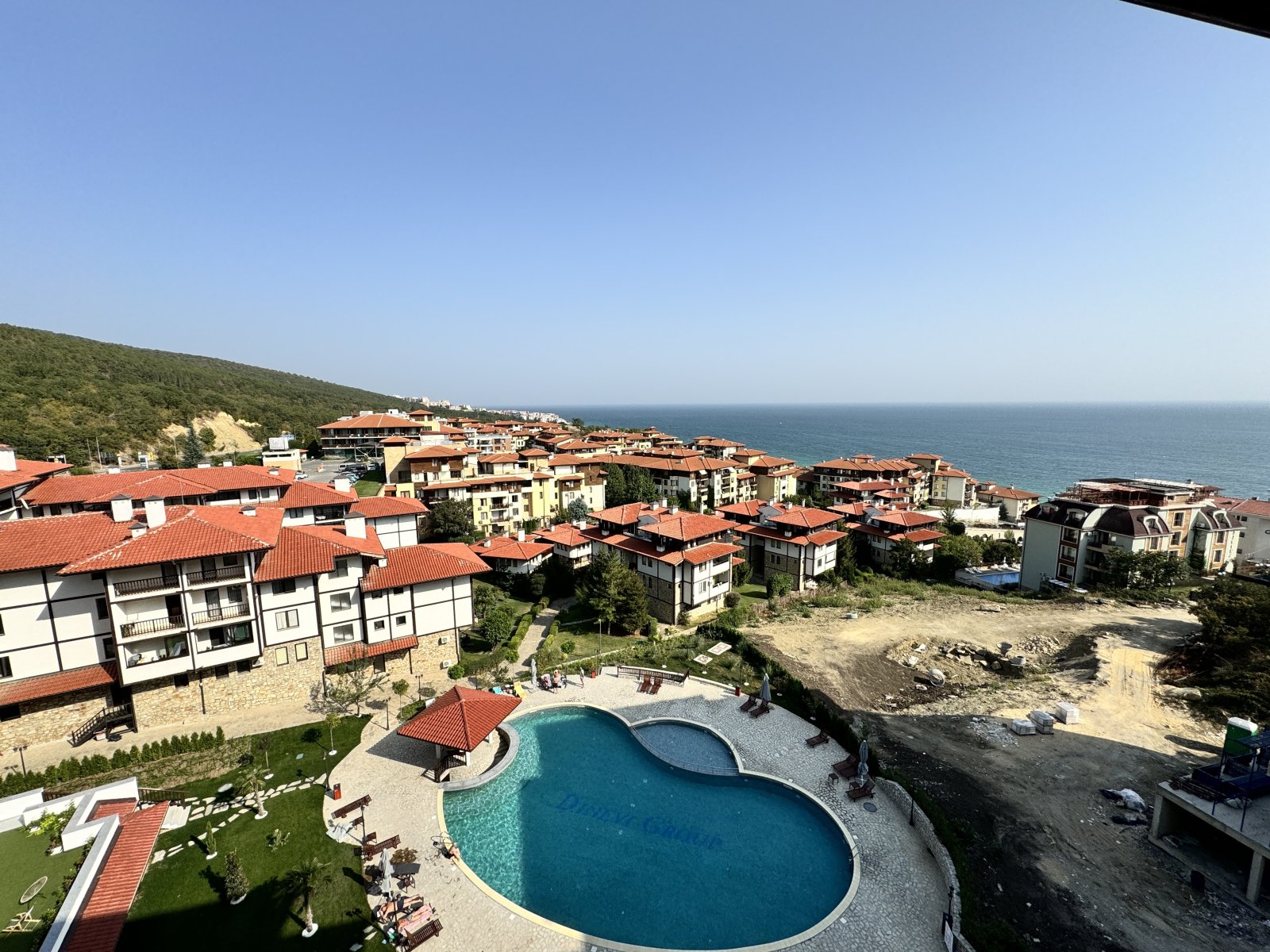 Trzypokojowy apartament z widokiem na morze w kompleksie Etara 4 w Sveti Vlas