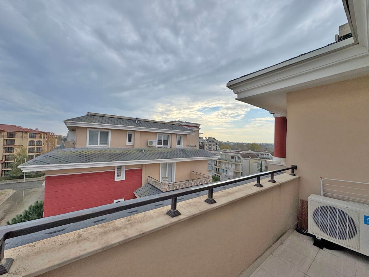 Dwupokojowy apartament w kompleksie Messembria Resort nad Złotymi Piaskami