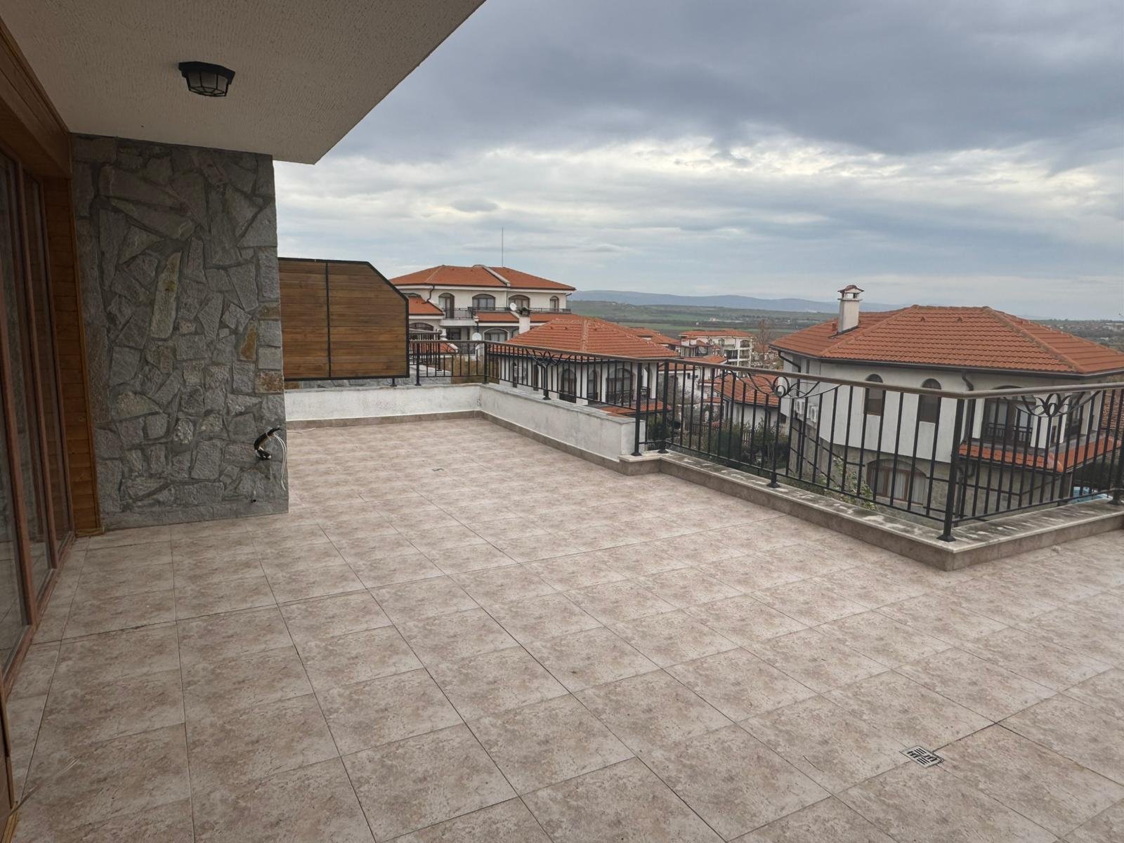 3-pokojowe nowe mieszkanie w stanie surowym z widokiem na morze, Muskat Vineyards Resort Aheloy, Bułgaria