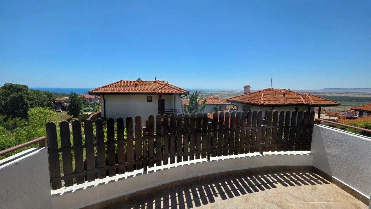 Trzypokojowa mała willa typu maisonette z widokiem na morze w kompleksie Bay View Villas, Kosharitsa, Bułgaria