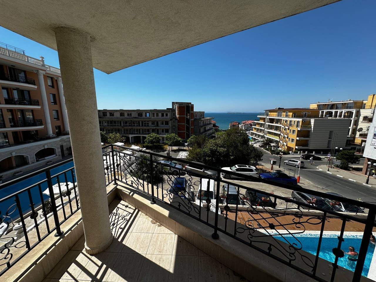 Kompleks apartamentów czteropokojowych Villa Calabria z widokiem na morze, Sveti Vlas, Bułgaria