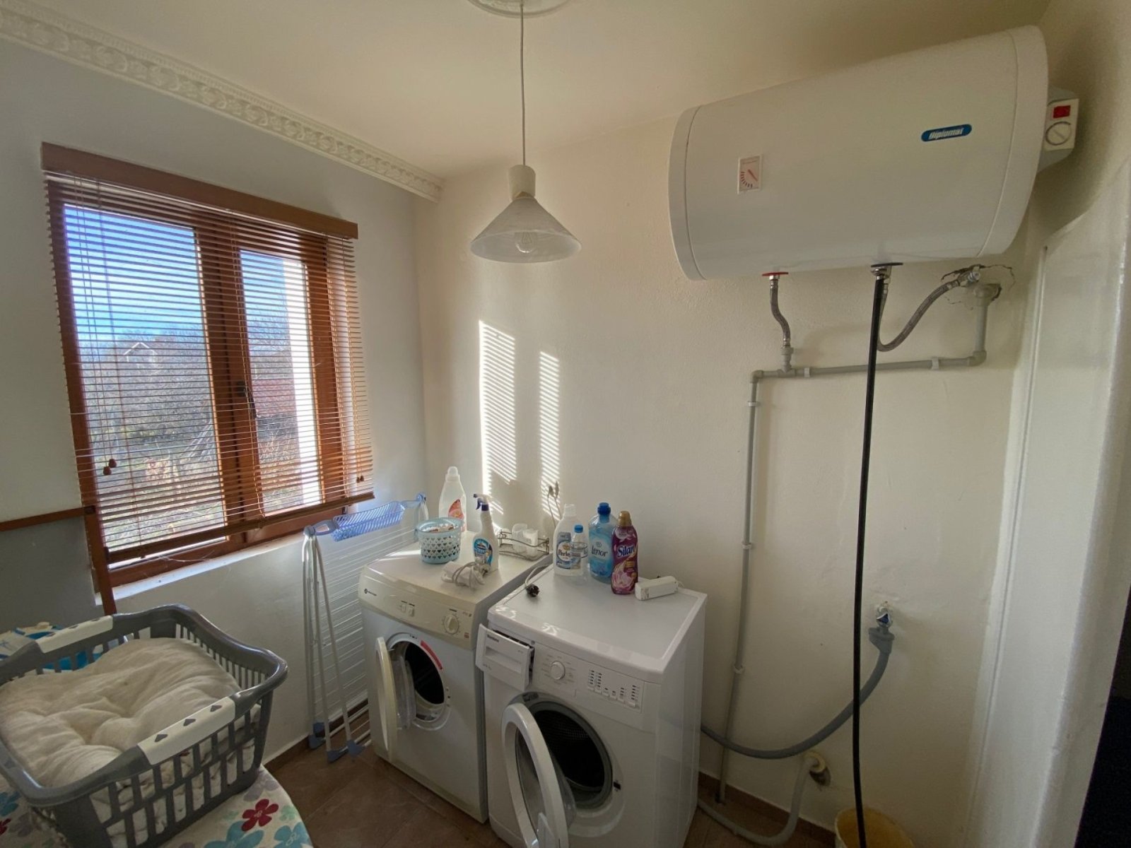 Dom z 4 pokojami, 1000 m², Chestimensko, Bułgaria