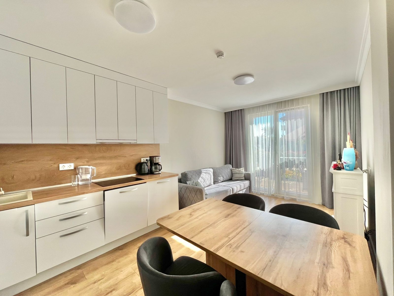 Trzypokojowe mieszkanie z widokiem na basen w kompleksie Belisity w Ravdzie, Bułgaria