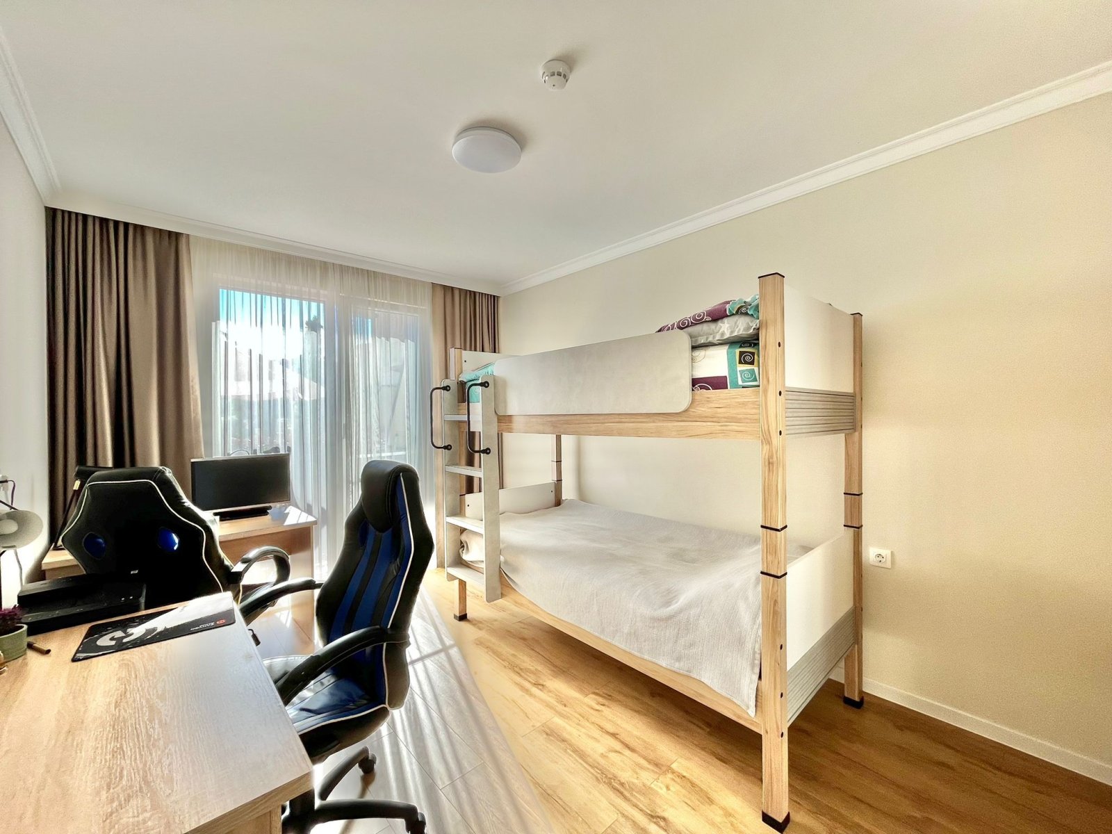 Trzypokojowe mieszkanie z widokiem na basen w kompleksie Belisity w Ravdzie, Bułgaria