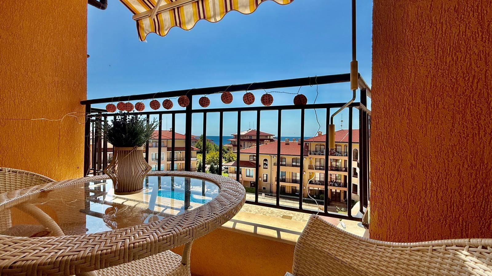 Dwupokojowe mieszkanie z widokiem na morze w kompleksie Sky Dreams w Sveti Vlas, Bułgaria