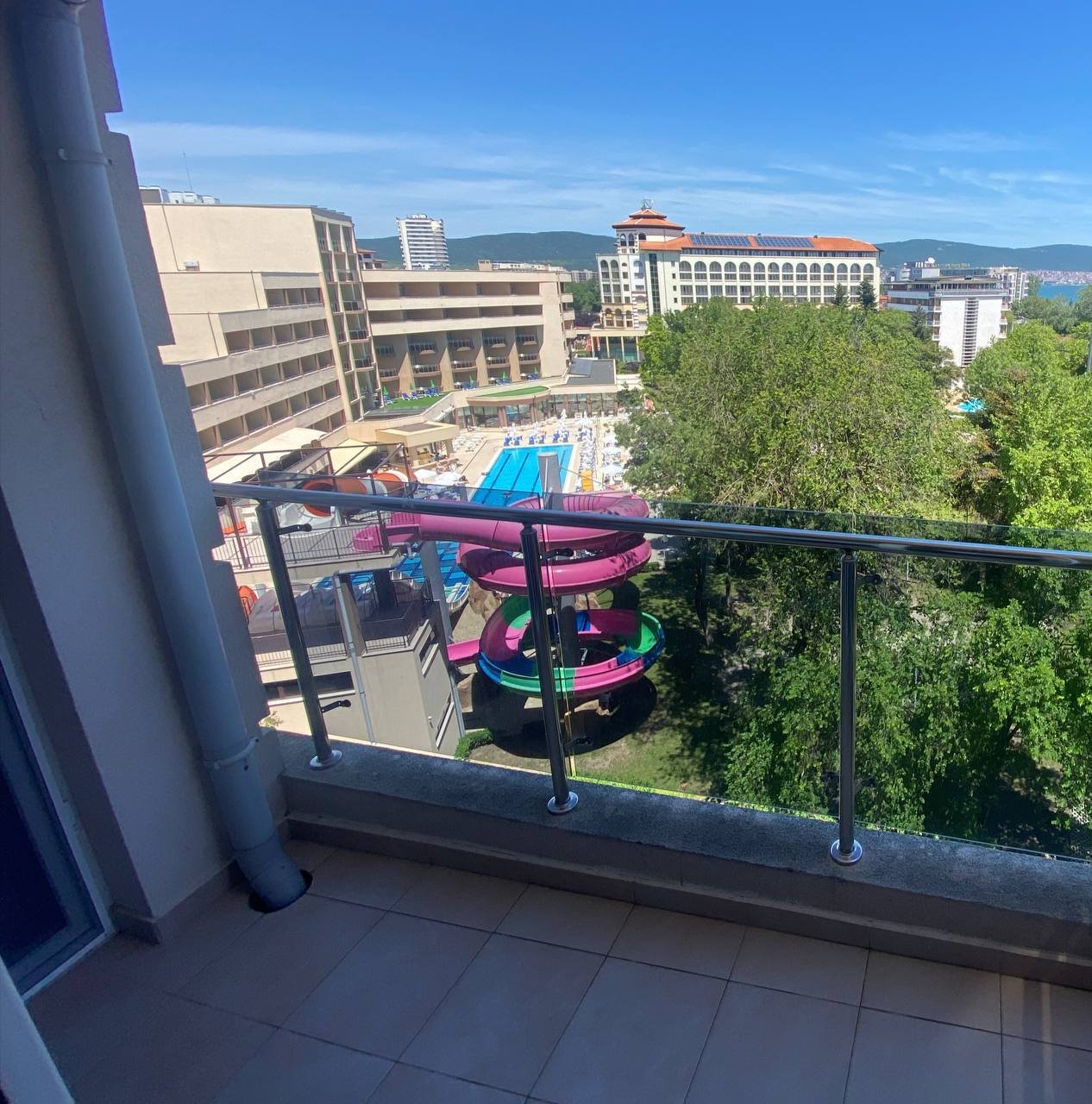 Trzypokojowy apartament z widokiem na morze w kompleksie Admiral Plaza, Słoneczny Brzeg, Bułgaria