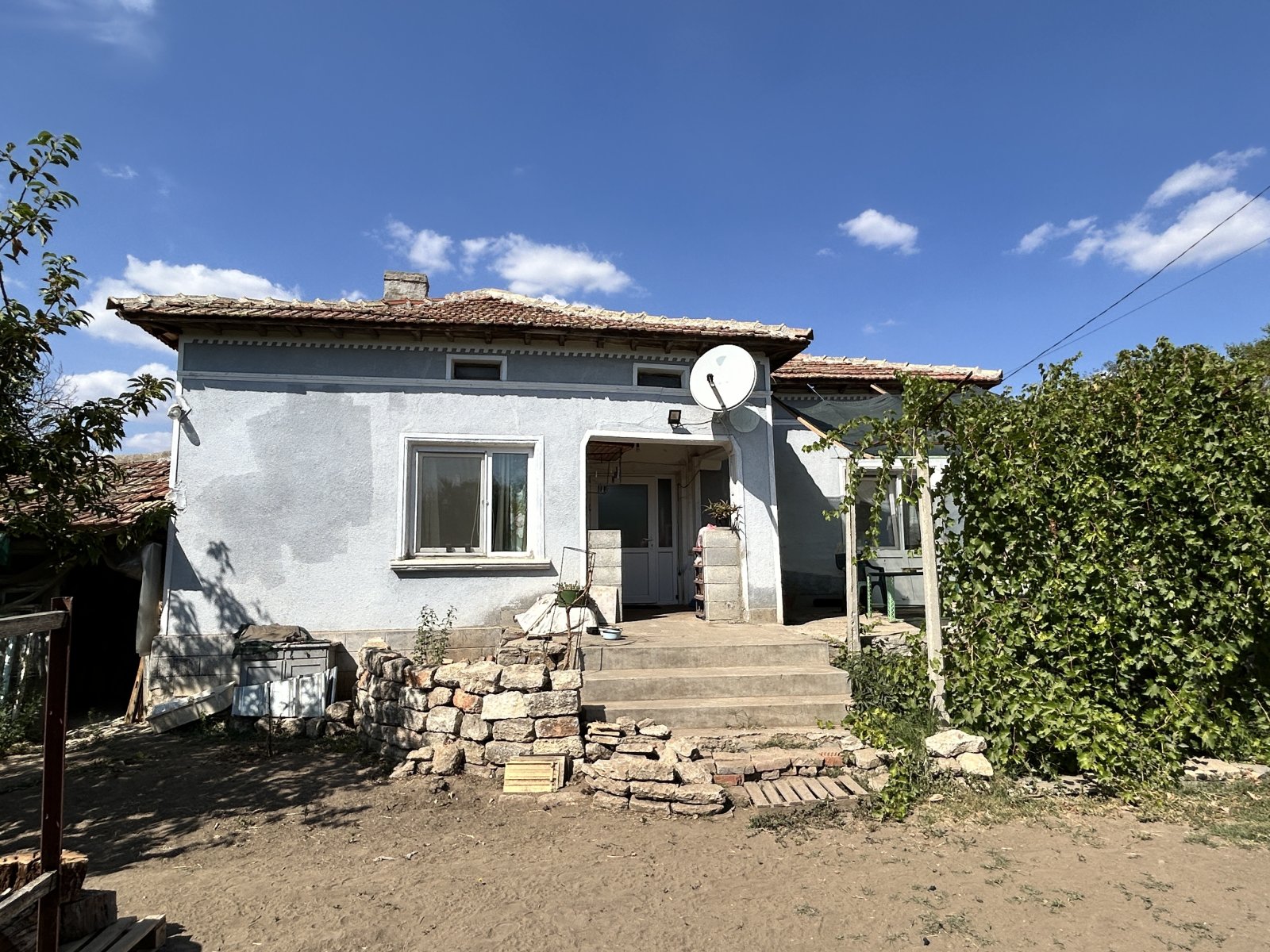 Dom z dużym ogródkiem w regionie Izvorovo, Dobricze, Bułgaria