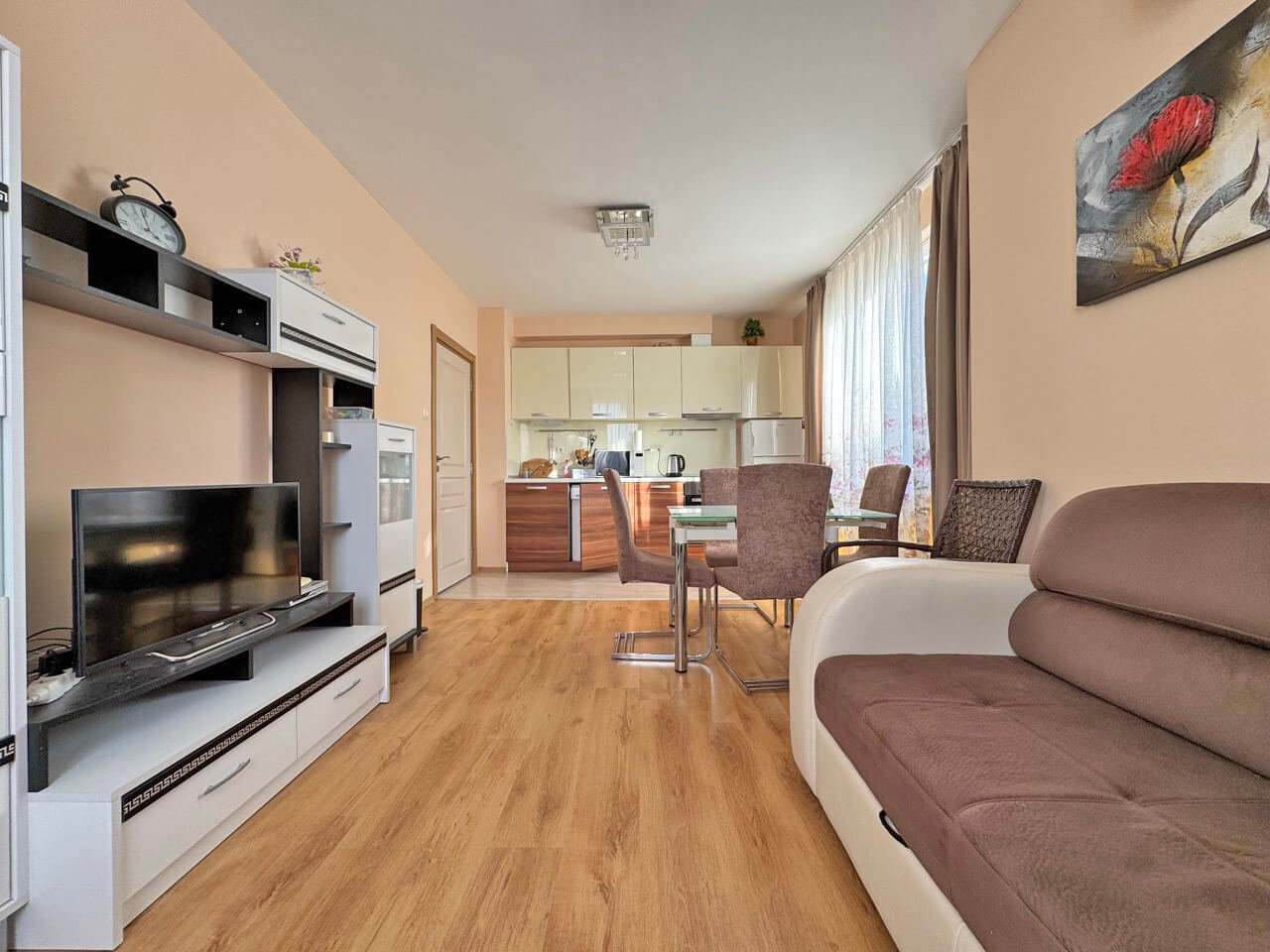 Trzypokojowy apartament w kompleksie „Mesambria Resort“ z widokiem na basen w Słonecznym Brzegu, Bułgaria