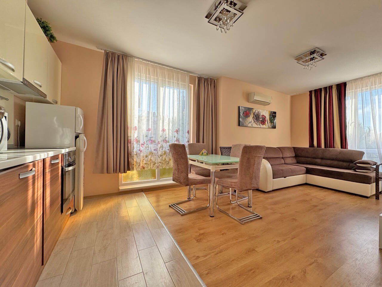 Trzypokojowy apartament w kompleksie „Mesambria Resort“ z widokiem na basen w Słonecznym Brzegu, Bułgaria
