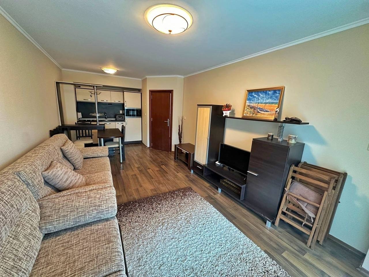 Dwupokojowe mieszkanie z widokiem na basen, w pierwszym rzędzie, w kompleksie Rose Garden, Pomorie, Bułgaria