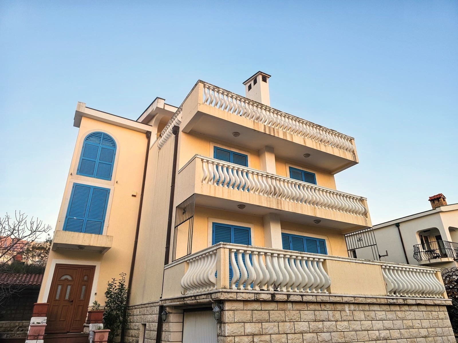 Antik möbliertes, geräumiges Haus mit Meerblick in Bar, Šušanj