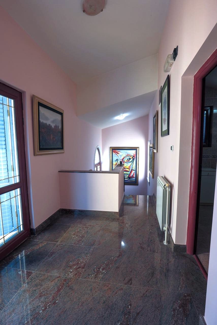 Antik möbliertes, geräumiges Haus mit Meerblick in Bar, Šušanj