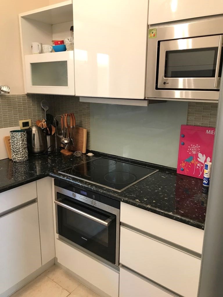 Уникальная вилла прямо на берегу моря в Столиве с большим садом, гаражом и панорамным видом на море.