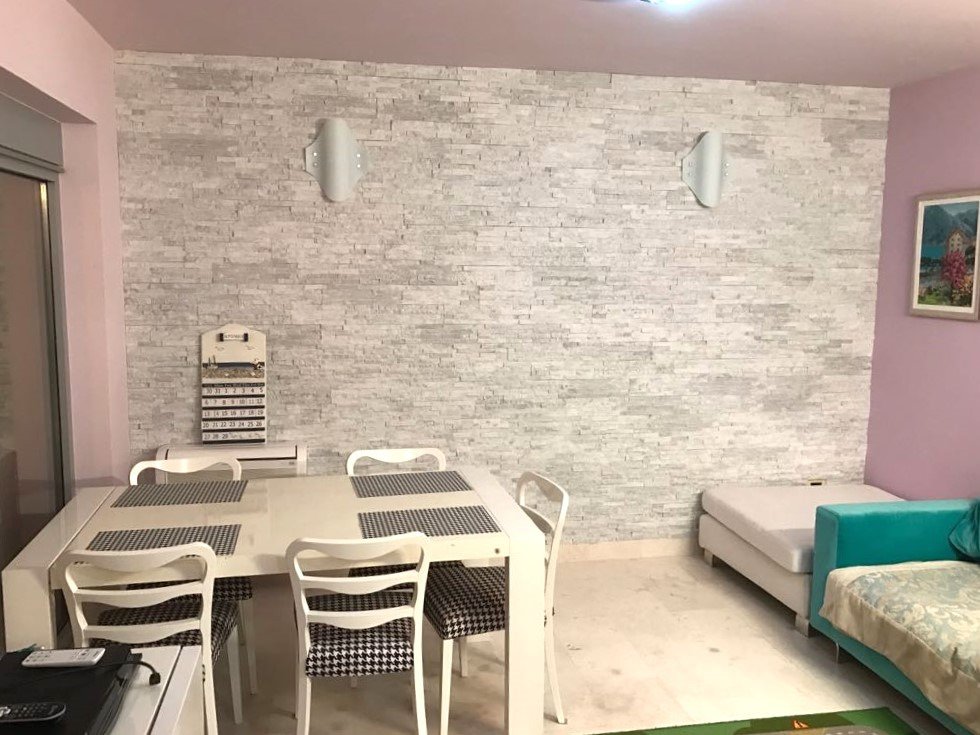 Уникальная вилла прямо на берегу моря в Столиве с большим садом, гаражом и панорамным видом на море.