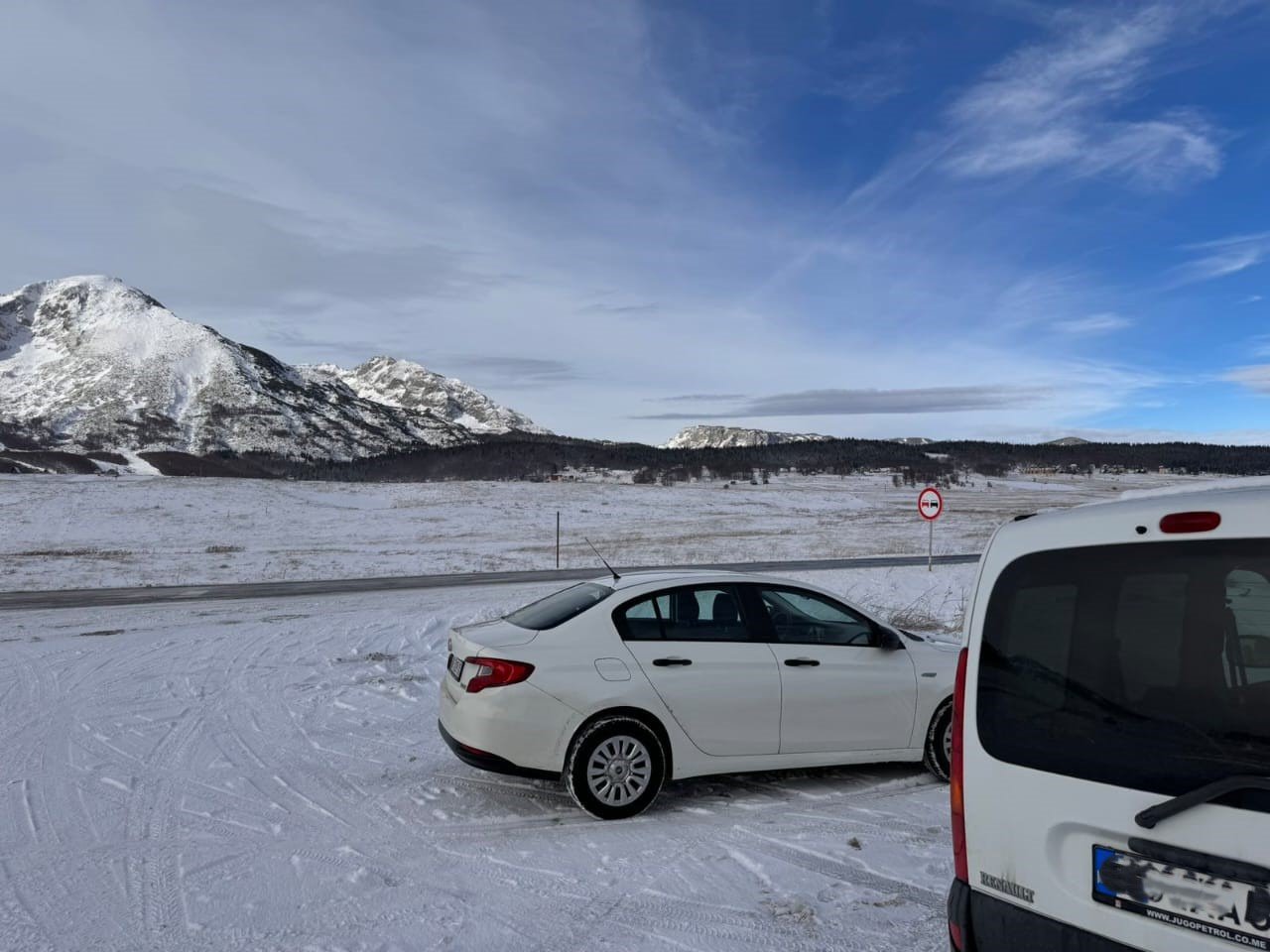 Привлекательный участок под застройку горного курорта, живописная природа и инвестиционный потенциал. Жабляк, Цетине.