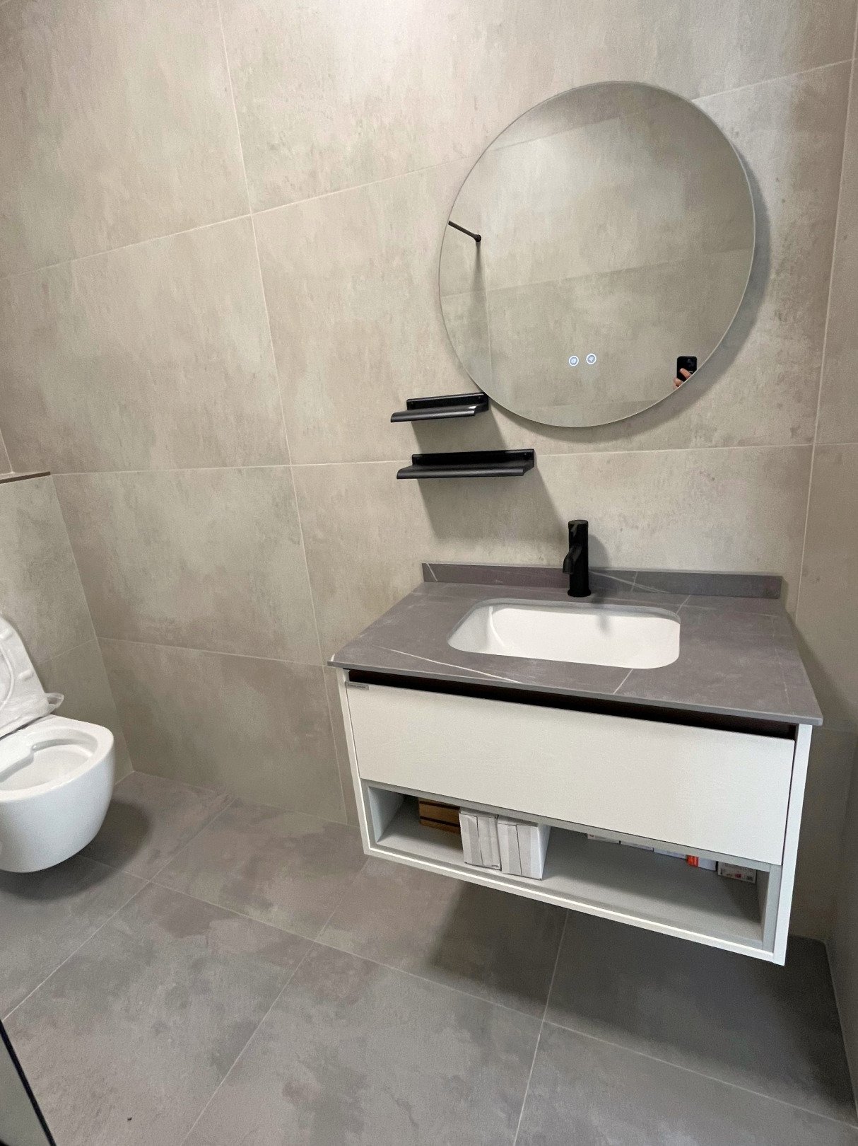 Новый современный дом с бассейном и гаражом на две машины недалеко от моря — тишина и стиль в Которе, Кримовице