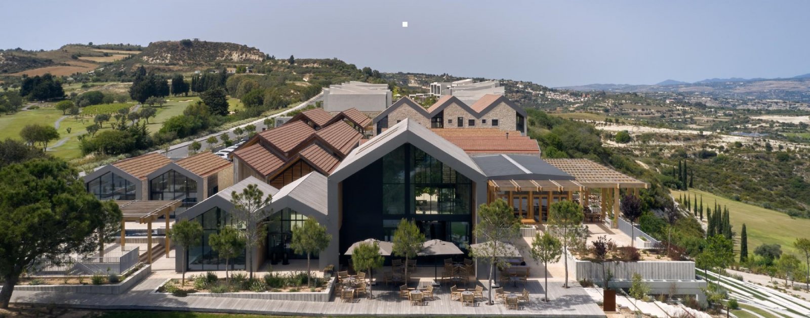 Weltberühmtes Resort mit 3 Zimmern und zwei Badezimmern am Golfplatz in Zypern