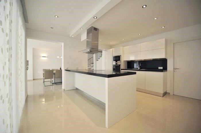 Роскошная вилла на первой линии моря на острове Корчула, Жрново.