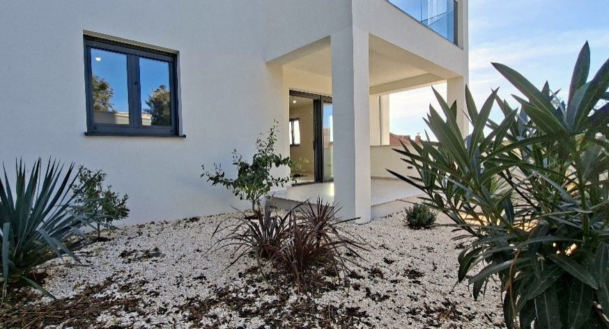 Современная квартира в центре города, в нескольких шагах от моря, в Рогознице.