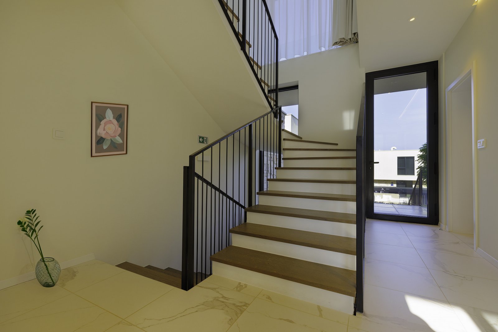 Роскошный дом у моря в престижном курортном комплексе в Умаг-Савудрии — ваш частный оазис в Истрии.