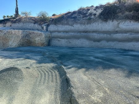 Инвестиционная двухкомнатная квартира в Лимассоле с видом на море