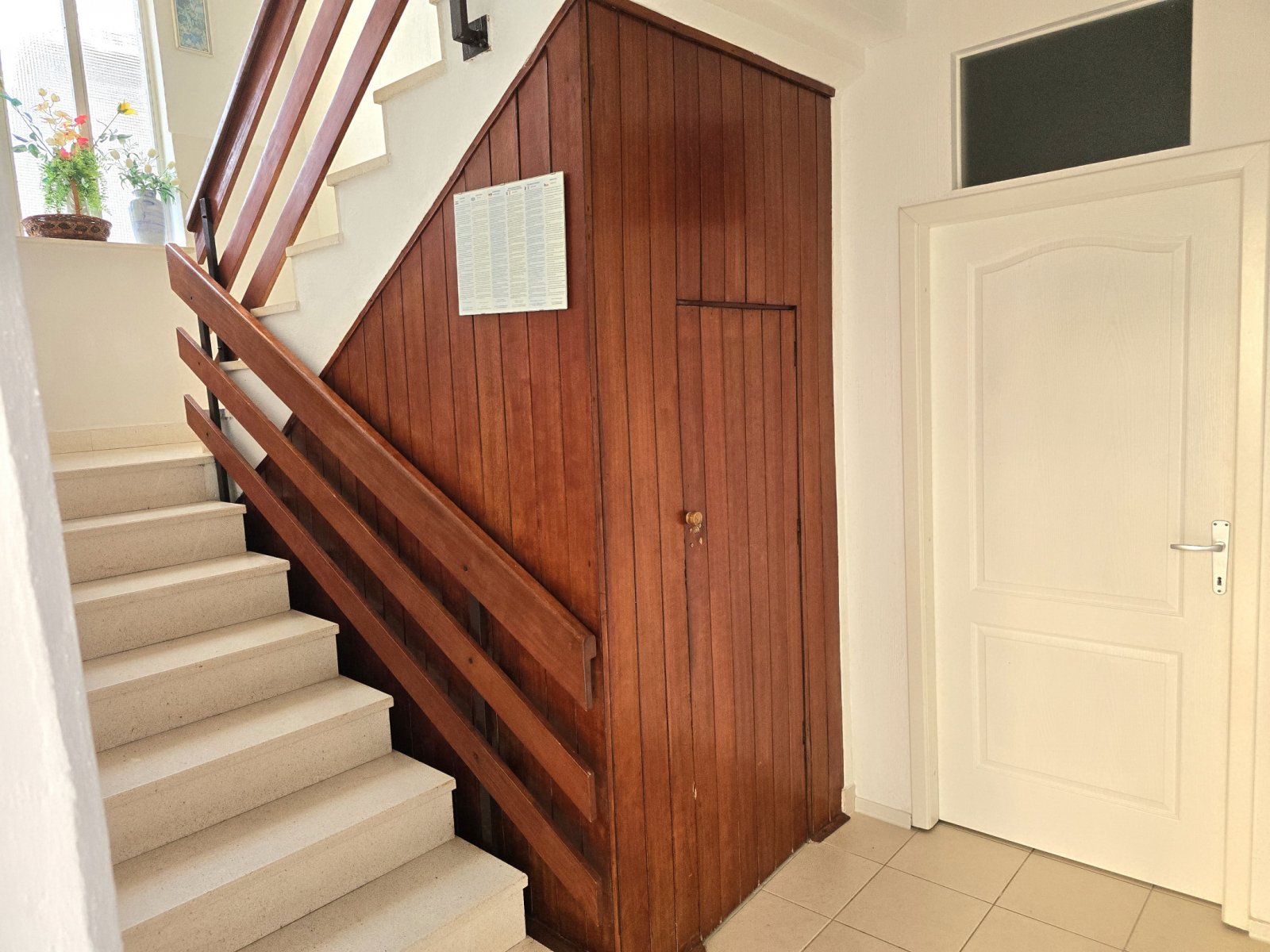 Исключительный пляжный дом с прямым выходом к морю и панорамным видом в Слатине, Чиово, Хорватия.