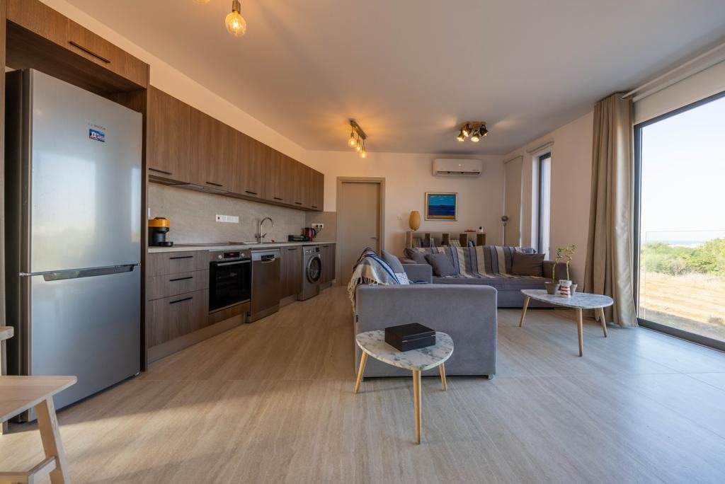 2+2 Penthouse mit großem Dachgarten und Meerblick inklusive Steuern und Nebenkosten, zwei Badezimmer!