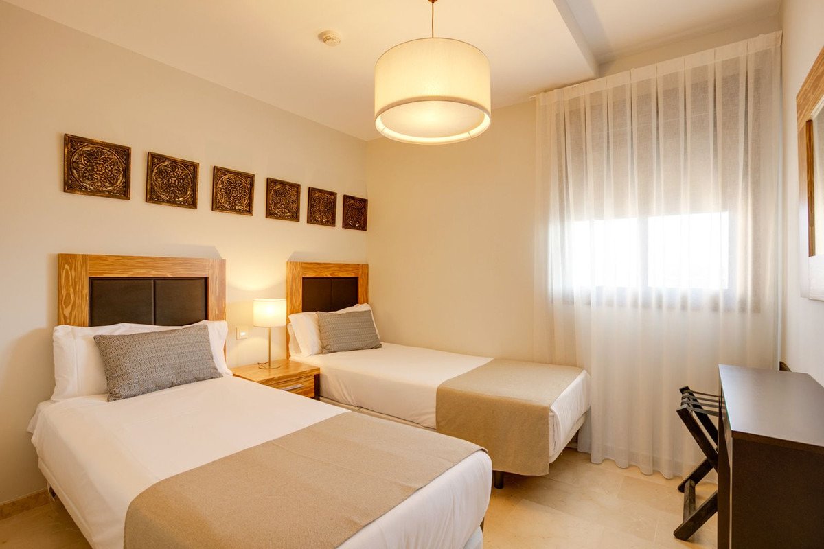 Инвестиционные апартаменты в гостиничном комплексе Valle Romano в Эстепоне