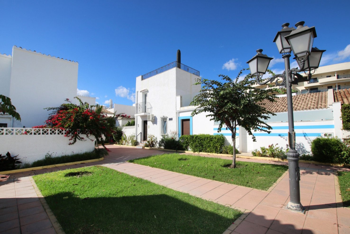 Luxushaus mit atemberaubendem Panoramablick, 30 Meter vom Sandstrand entfernt, Costa del Sol