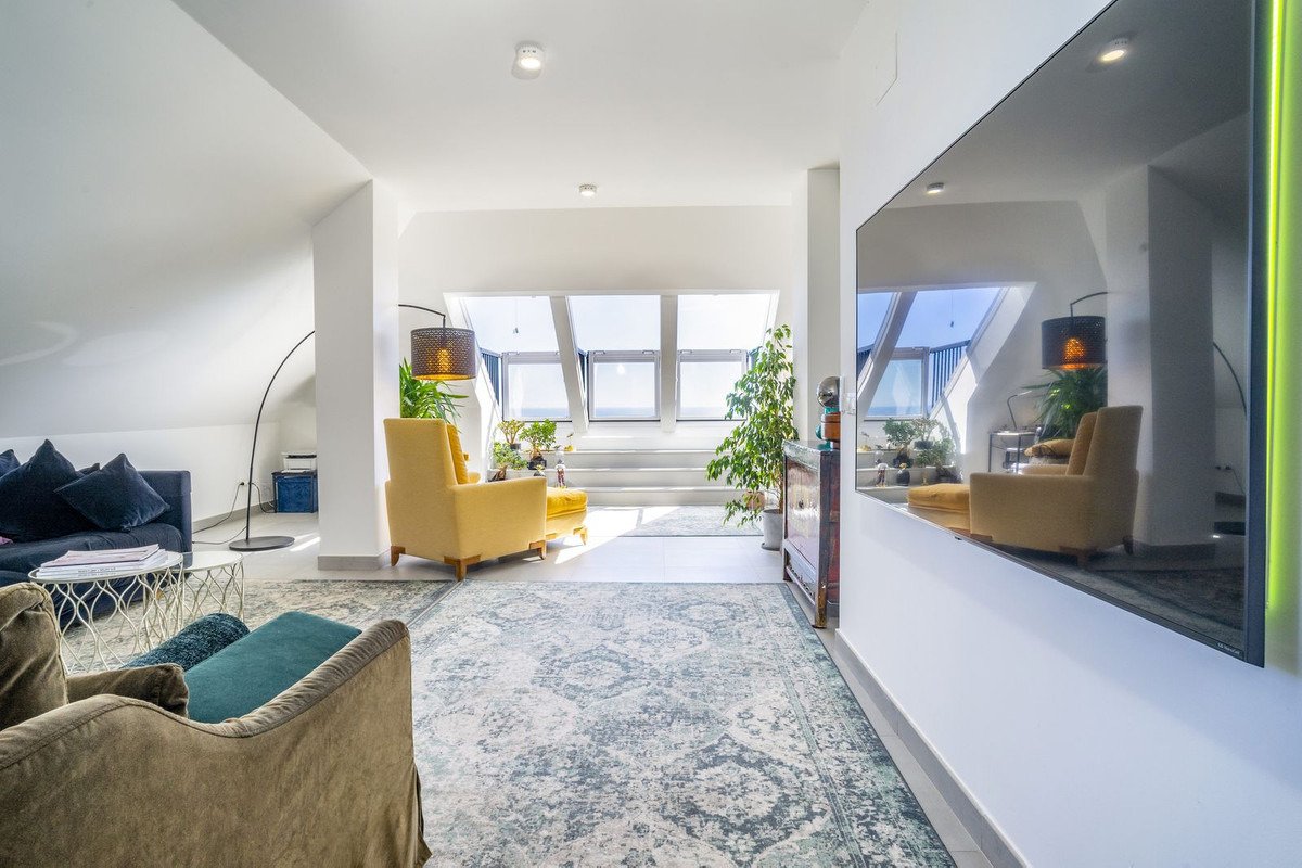 Exklusives, modernes 2-Zimmer-Apartment in Manila mit atemberaubendem Meerblick