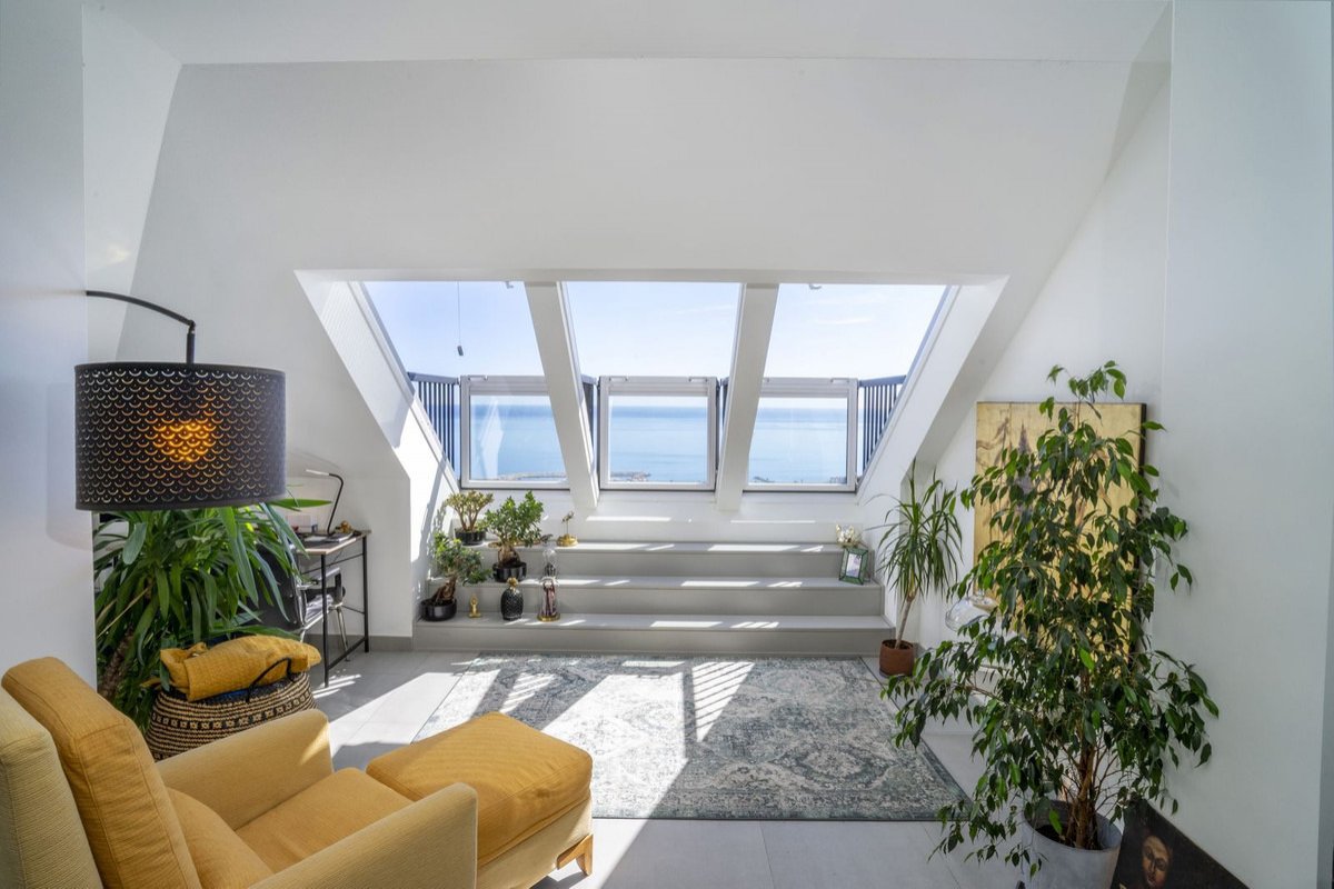 Exklusives, modernes 2-Zimmer-Apartment in Manila mit atemberaubendem Meerblick