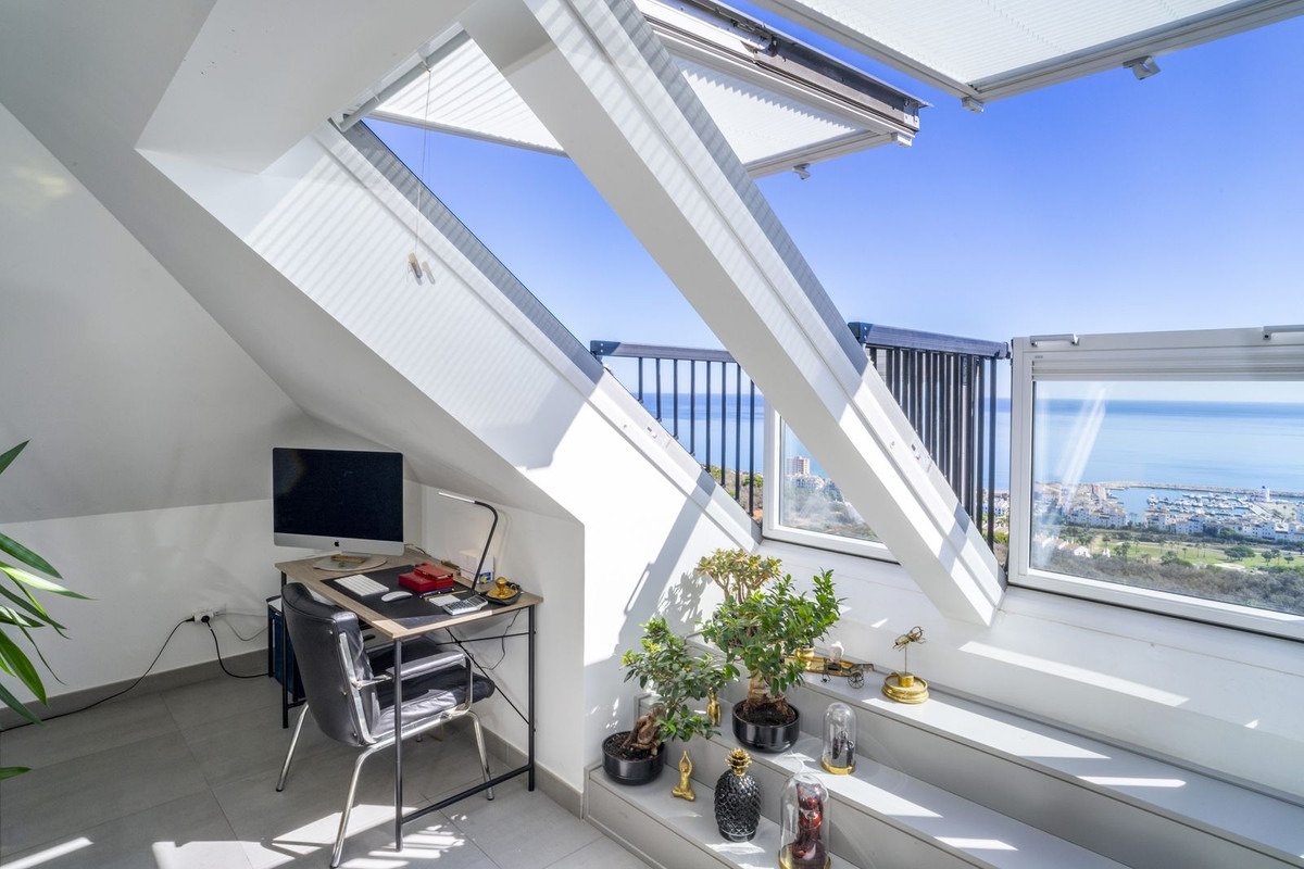 Exklusives, modernes 2-Zimmer-Apartment in Manila mit atemberaubendem Meerblick