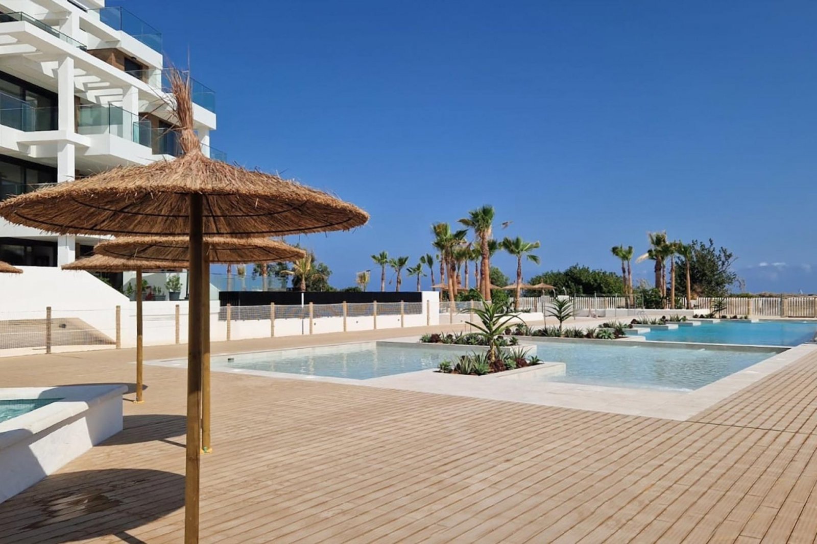 Exklusives Apartment 30 Meter vom Meer entfernt mit großer Terrasse und Blick auf das Mittelmeer in Denia