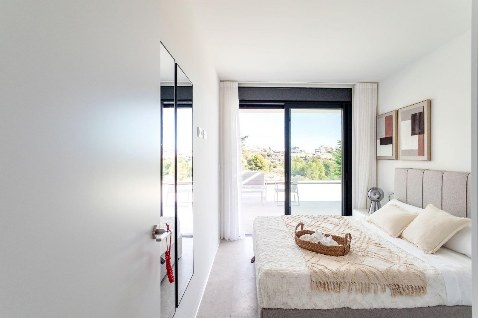 Стильные апартаменты с террасой у поля для гольфа и моря – Финестрат