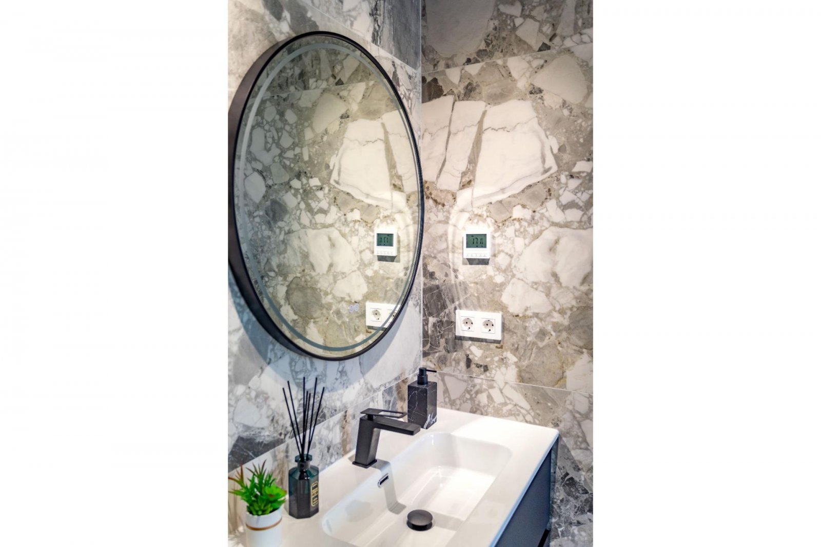 Стильные апартаменты с террасой у поля для гольфа и моря – Финестрат